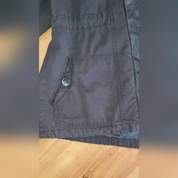 Bundle 5/$30 Size L Element Spring/Fall Jacket - Picture 6 of 6